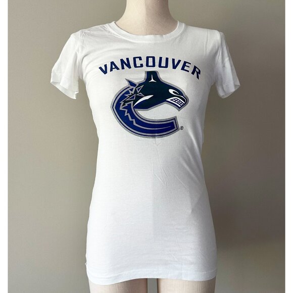 Vancouver Canucks Hockey T-Shirt White Womens Size 8 Short Sleeve Tee - Picture 1 of 5
